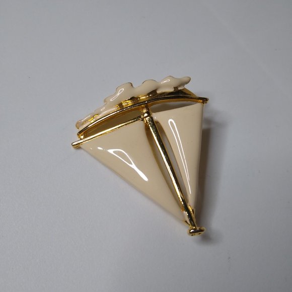Sailboat Brooch - Picture 5 of 16